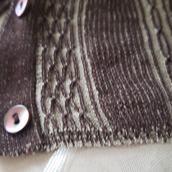 Sweater - Picture 5 of 8